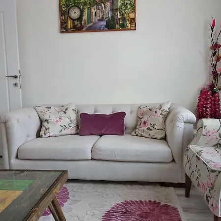 Διαμέρισμα Clean And Comfortable Apartment..double Private Room+wifi+kitchen.. *